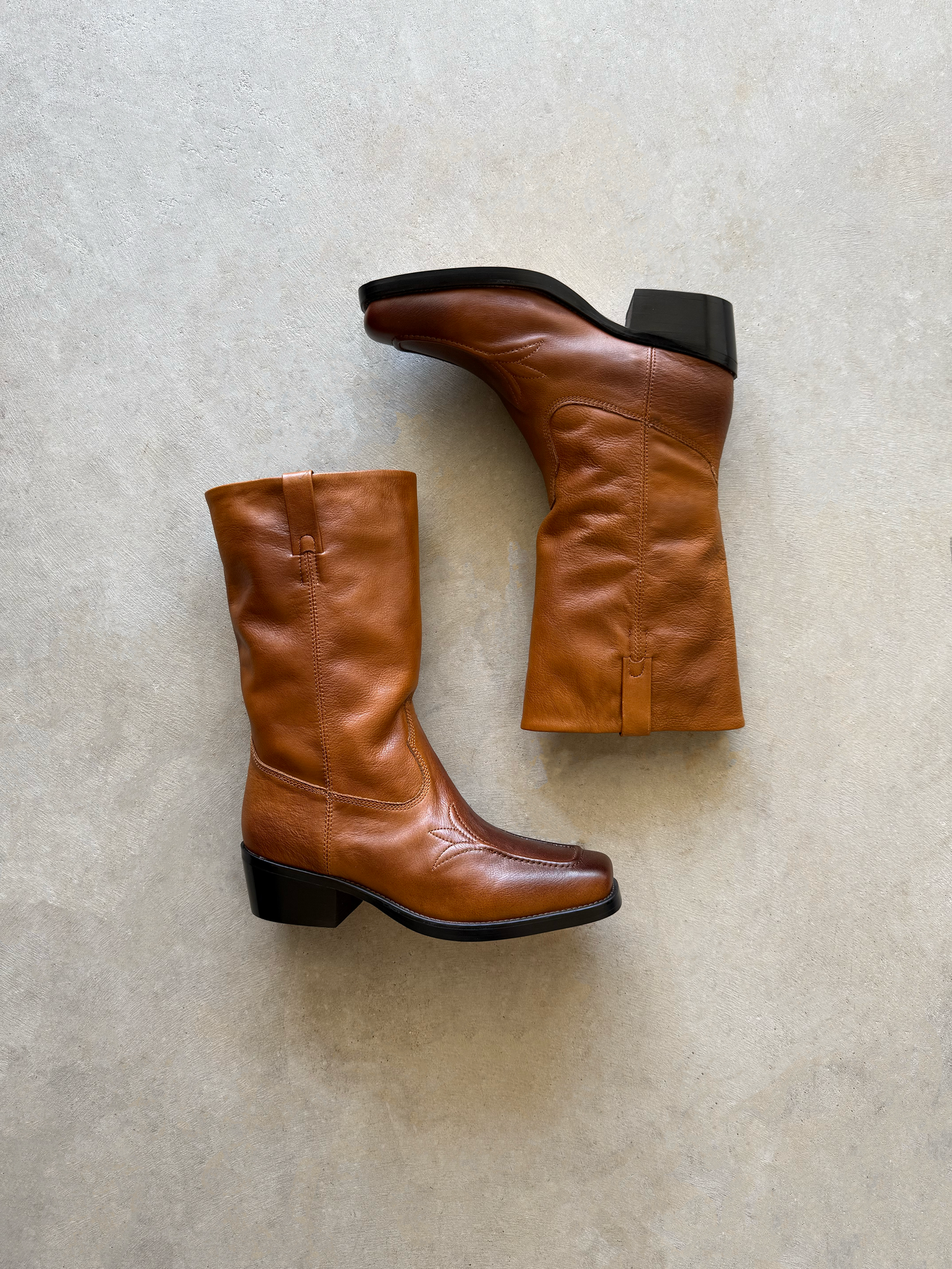COWBOY BOOTS (BROWN)