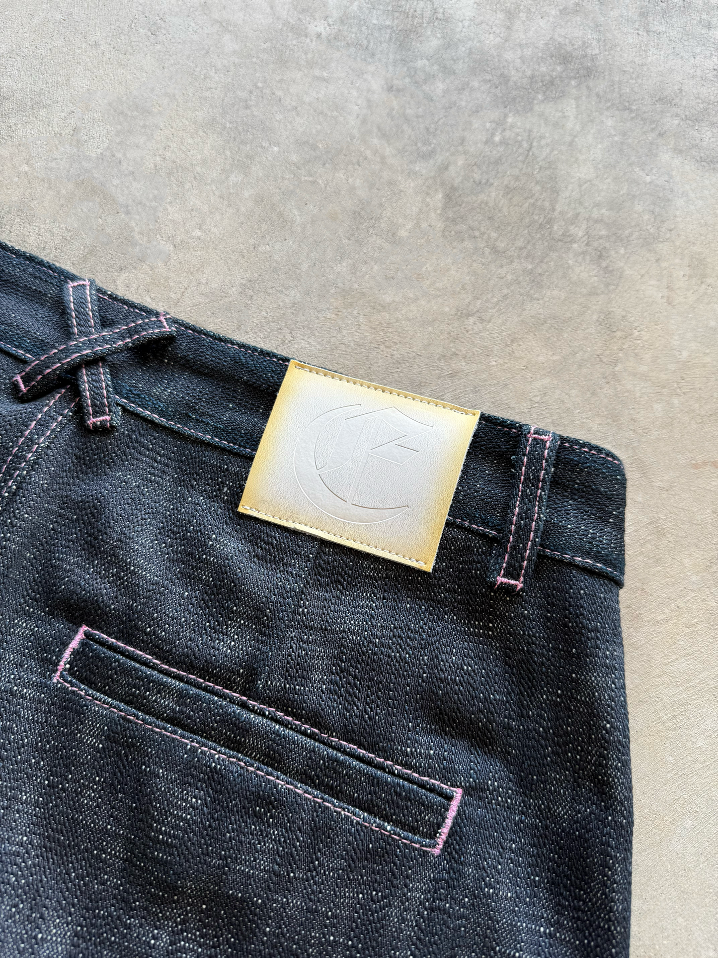 19OZ JAPANESE SLUB SELVEDGE DENIM (INDIGO W/ PINK STITCH)