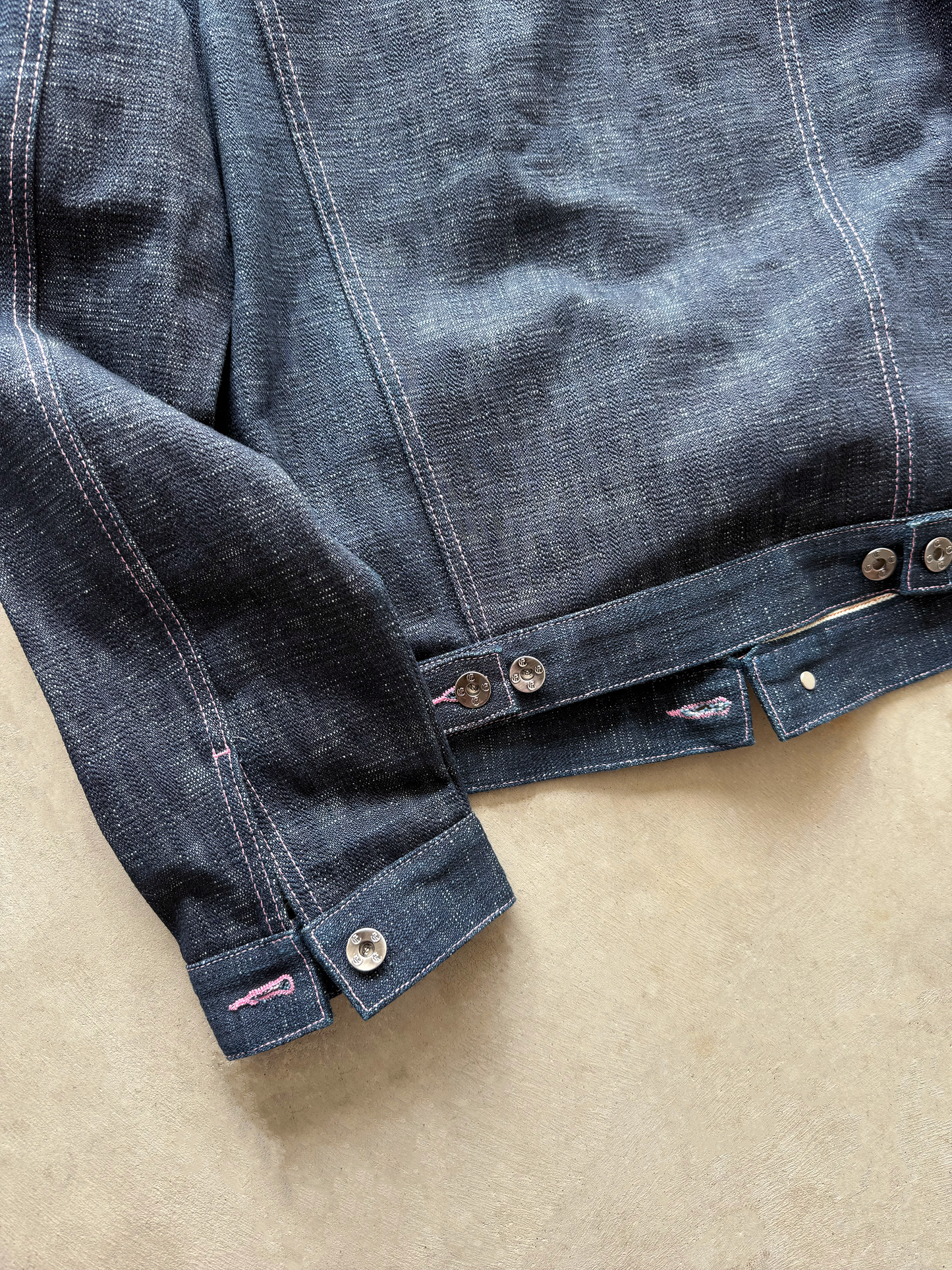 19OZ JAPANESE SLUB SELVEDGE DENIM JACKET (INDIGO W/ PINK STITCH)
