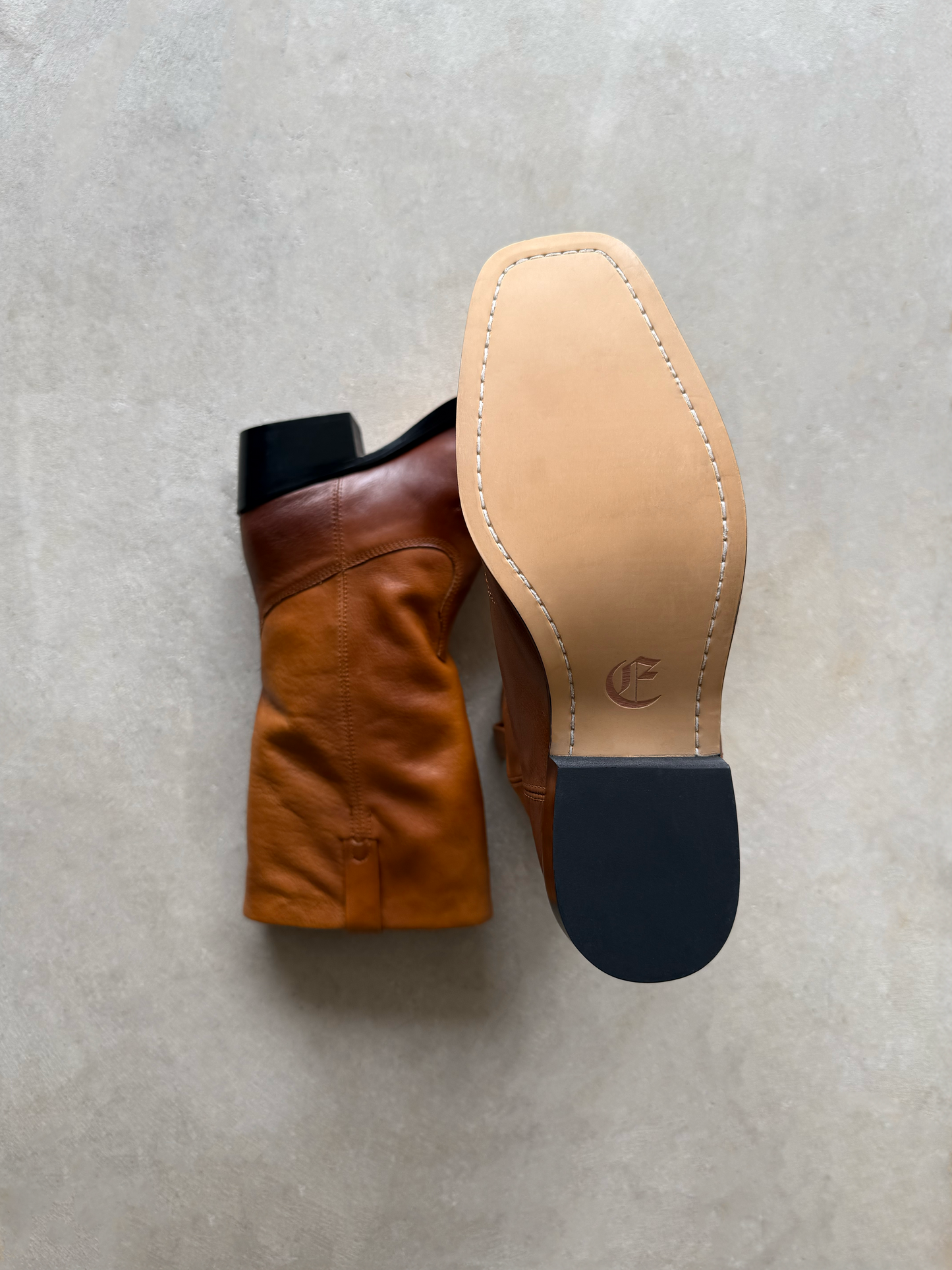 COWBOY BOOTS (BROWN)