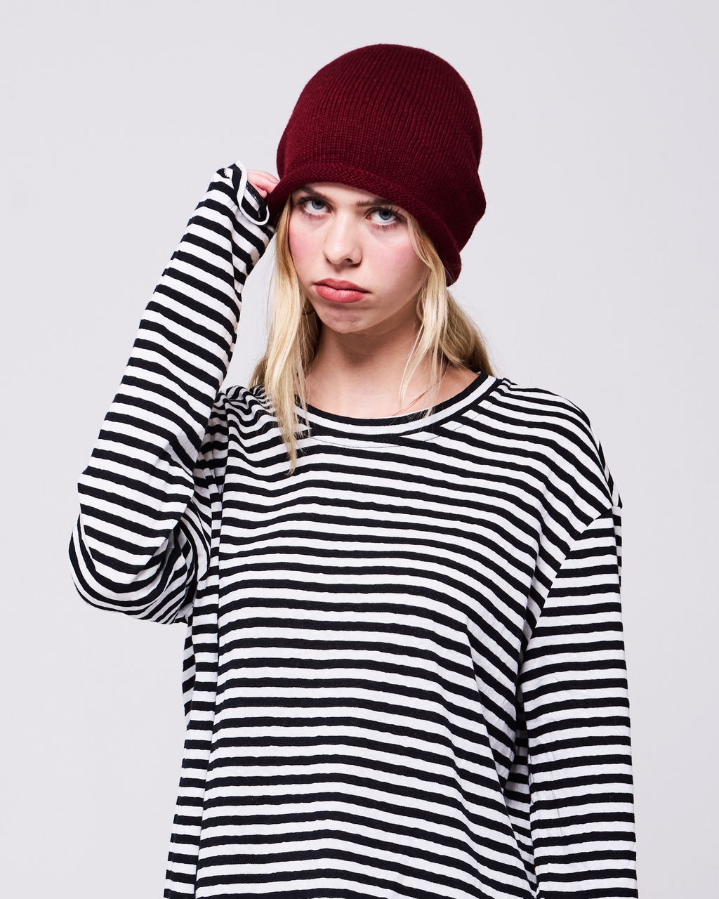 SKULLY (MAROON)