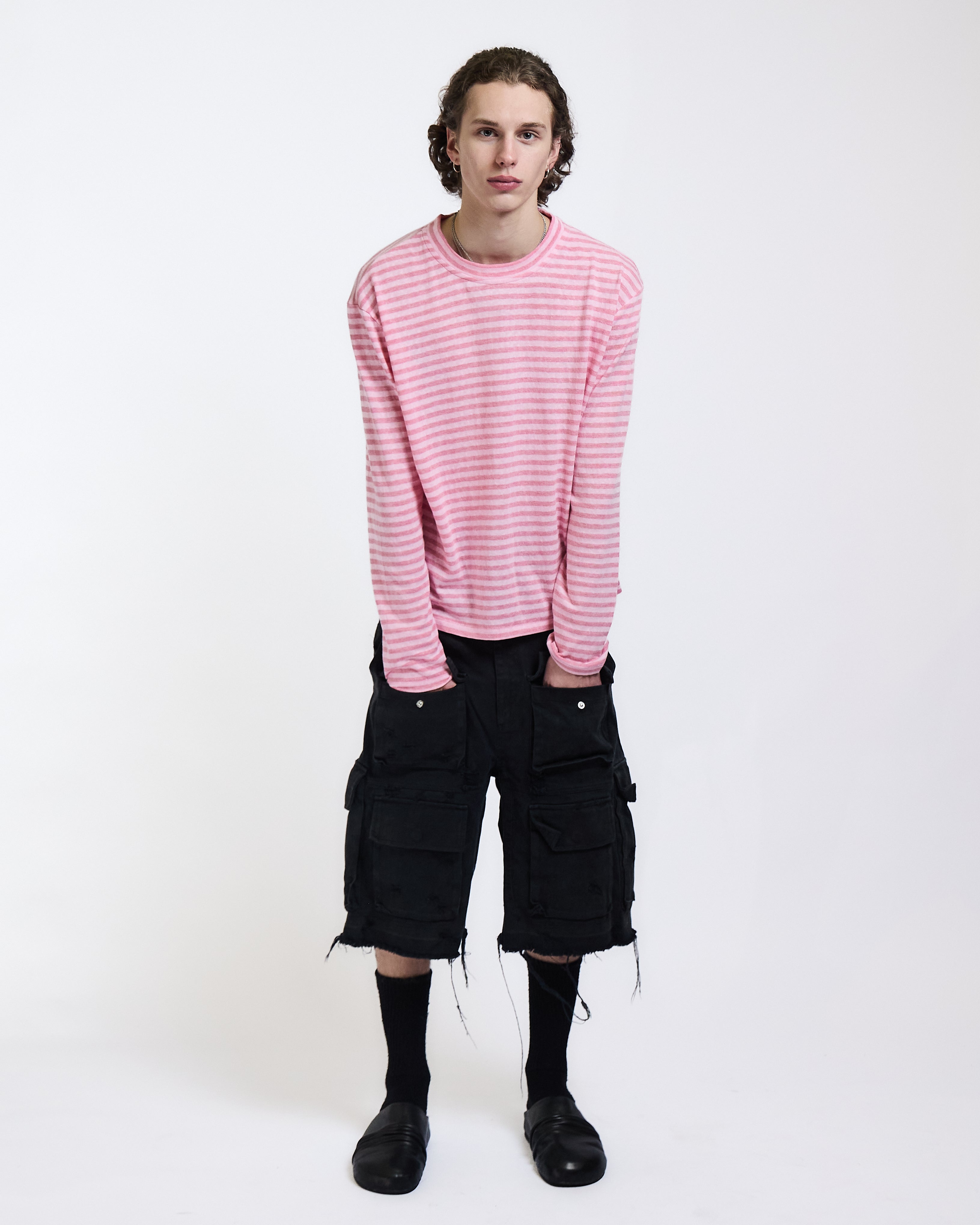 DISTRESSED CARGO SHORTS (BLACK)